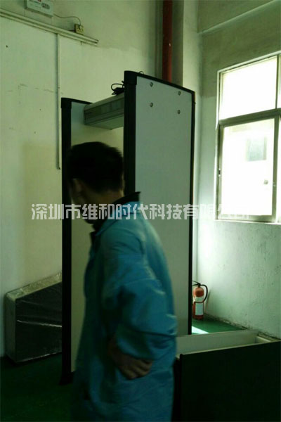深圳大型手機制造廠(chǎng)采購維和時(shí)代代理的Rapiscan METOR6S進(jìn)口金屬探測安檢門(mén)[圖文]