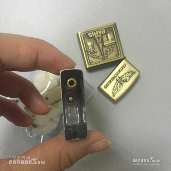 旅客將打火機“肢解”企圖混過(guò)安檢門(mén)