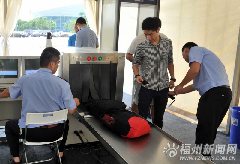 青運村運動(dòng)員啟用安檢機 模擬處置各種突發(fā)事件