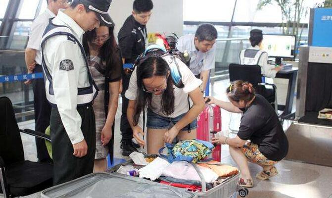 白云機場(chǎng)金屬探測安檢門(mén)通道發(fā)現活倉鼠敲響警報[圖]