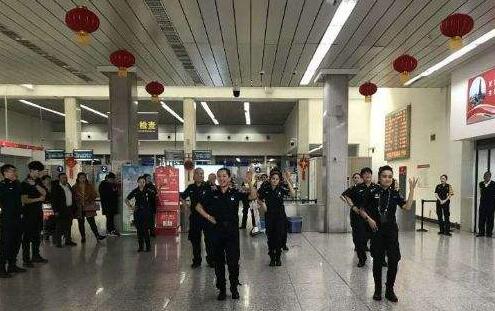 金屬探測安檢門(mén)廠(chǎng)家：烏機場(chǎng)安檢總站落實(shí)優(yōu)化管理！