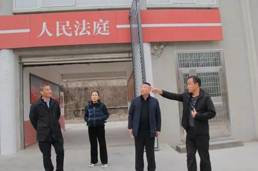 王益區法院加強安全保衛工作 人民法庭安檢門(mén)正式投入使用.jpg