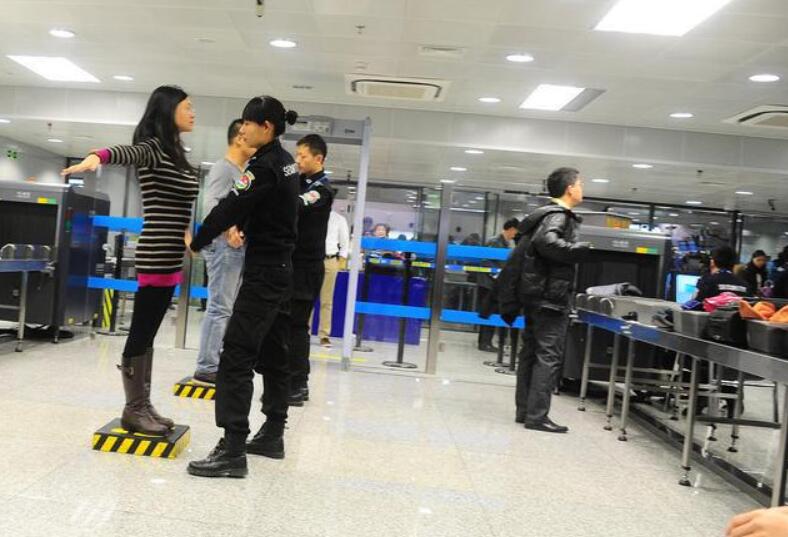 3-笫一次坐飛機登機流程 安檢門(mén)安檢注意事項.jpg